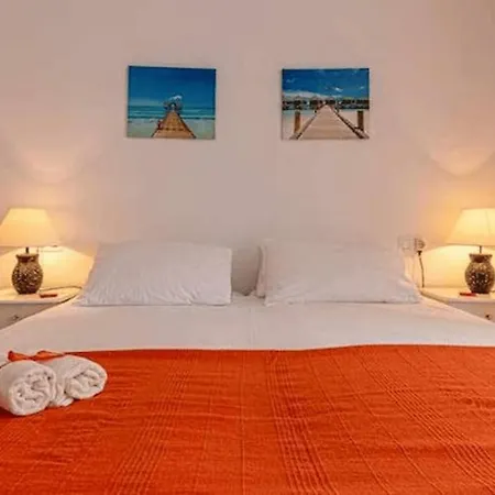 797 - Piso 4 Con Amplia Terraza Al Jardin Y Al Mar 아파트